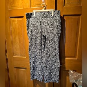 Lands’ End comfortable stretch knit pants size L/P 🥭